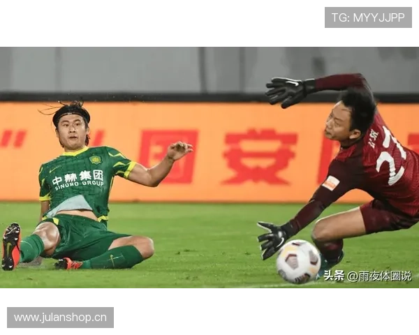 国安中场人员冗余但功能重叠，节奏混乱影响赛季走势