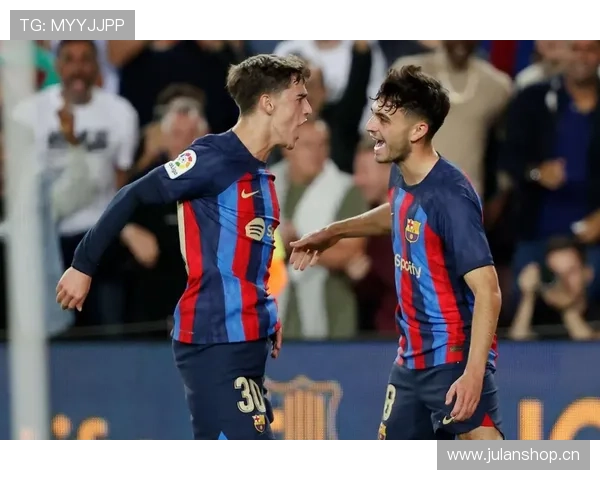 佩德里与法布雷加斯：早熟中场的战术角色与成长轨迹对比分析